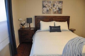 3 bedrooms, iron/ironing board, free WiFi, bed sheets - Low Rent Rendezvous (Lebanon)