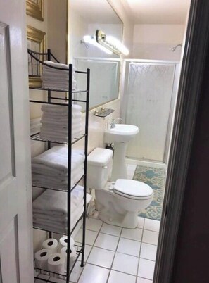 Suihku, hiustenkuivaaja