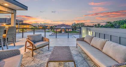 Newly Built Oceanview Apartment with Rooftop