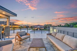 Terrace/patio - Newly Built Oceanview Apartment with Rooftop (Jacksonville Beach)