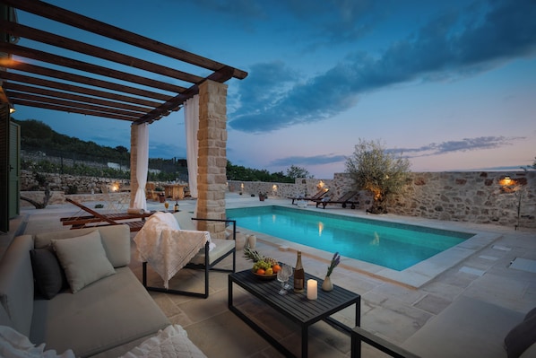 Outdoor pool, a heated pool