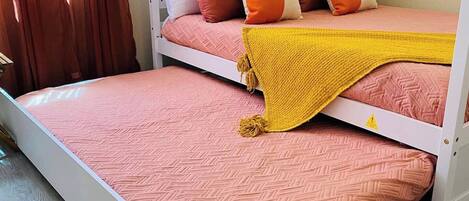 7 Schlafzimmer, Bügeleisen/Bügelbrett, WLAN, Bettwäsche