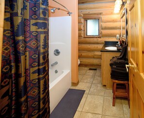 Shower, jetted tub, hair dryer, towels