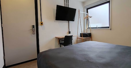 Comfort Room | Hypo-allergenic bedding, desk, laptop workspace, free WiFi. Hotel Escala Colonia Roma