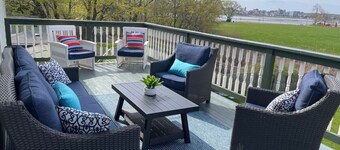 Top Deck - Portland Property with Views!