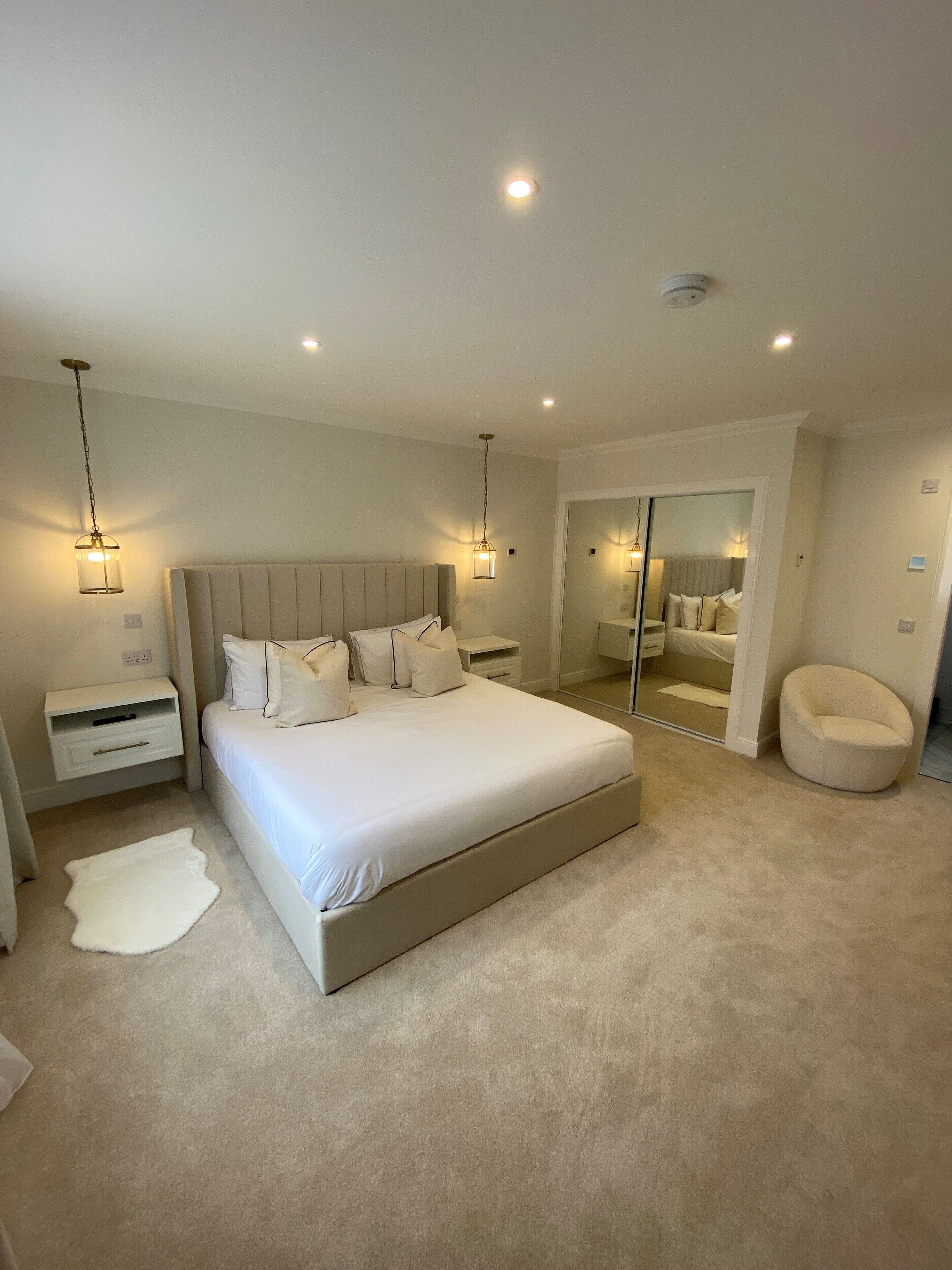 2 chambres, fer et planche à repasser, Wi-Fi, draps fournis