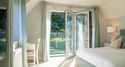 Essich Park - 3BR - Hot Tub - Sleeps 6