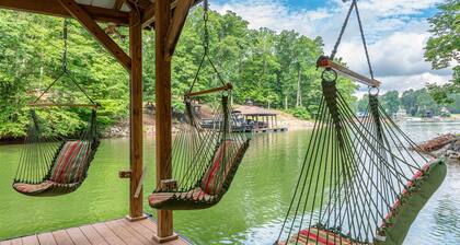 Cozy Lake Norman log cabin