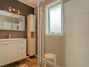 Bathroom - Hosts on the Coast Views to Mercury (Whitianga)