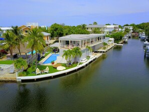 Exterior - Sunset Peninsula—a multi-family, original,  Florida Keys waterfront retreat! (Tavernier)
