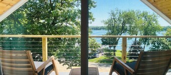 Lakefront Haven: Waterfront Oasis with Dock, Spacious Swim Pier & Pano Lake view