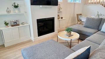 Smart TV, fireplace, table football, stereo