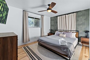 5 Schlafzimmer, Schreibtisch, Reisekinderbett, kostenloses WLAN