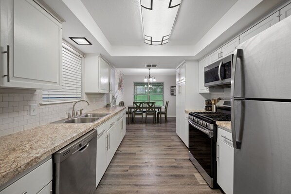 Fridge, microwave, oven, stovetop - Magnolia Music House: Ideal for Families and Large Groups with Game Room + Outdoor Fun (Austin)