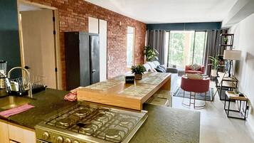 Fridge, microwave, oven, coffee/tea maker