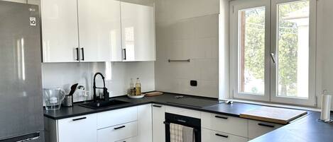 Refrigerador, horno y lavavajillas