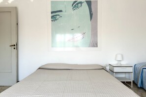 2 bedrooms, WiFi, bed sheets