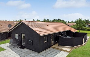 Exterior - Cozy home in Væggerløse with WiFi (Væggerløse)