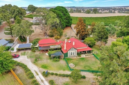 Romantic farm homestead Hideaway in the Barossa Valley, South Australia .