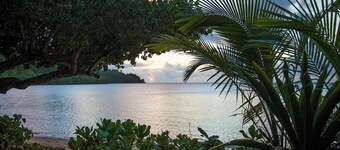Charming, Romantic Beach Cottage at Anini Beach!  TVNC 1361
