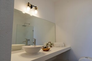 Dusche, Handtücher, Seife, Shampoo