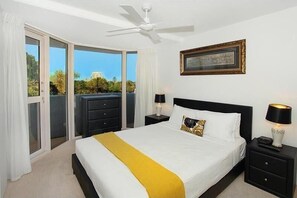 1 bedroom, iron/ironing board, WiFi, bed sheets - Private Getaway on Mooloolaba Beach @ Sandcastles (Mooloolaba)