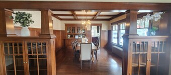 Beautiful 5 bedroom home w/ access to hot tub/pool 25 mins to Glenwood or Vail!