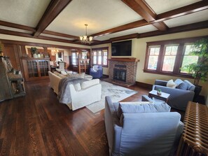 TV connectée, cheminée