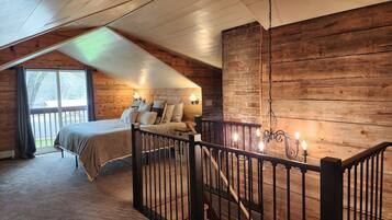 5 bedrooms, desk, travel crib, free WiFi