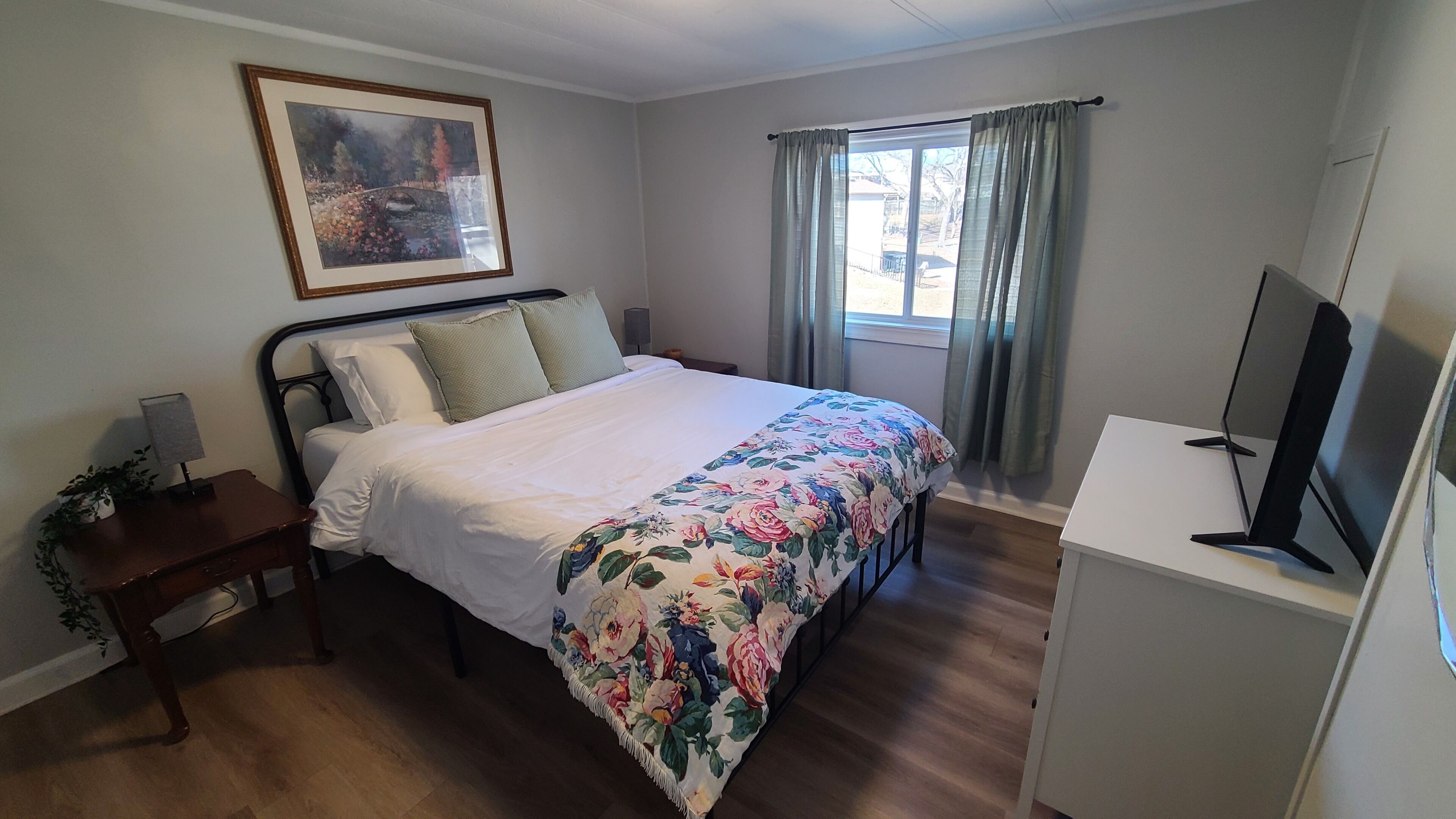 3 間睡房、熨斗/熨衫板、可攜式嬰兒床、免費 Wi-Fi