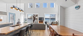 Gananoque Getaway: Discover The 1000 Islands from Your Riverfront Retreat