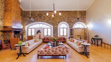 Room, 4 Bedrooms (Patu's Heaven) | Living area | Flat-screen TV