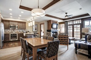 Fridge, microwave, oven, stovetop - Fantastic 2 bedroom Ski In / Ski Out Condo. Summer unit with rare A/C (Breckenridge)