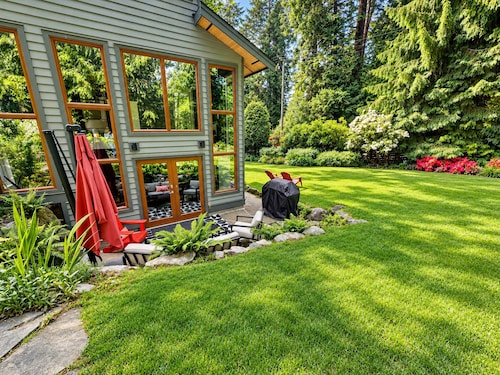 2 bedroom Guest Suite with Pool & Sauna access