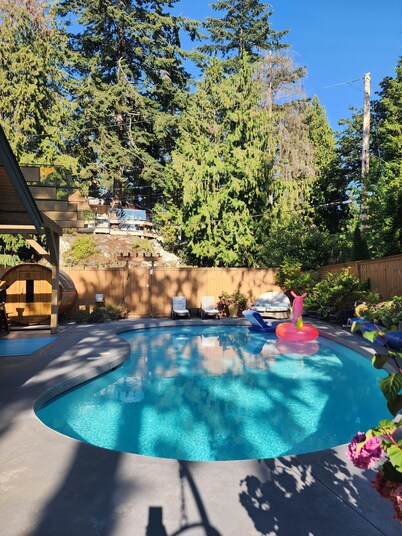 Spacious 2BR Private Guest Suite | Pool, Sauna Cinema, Patio | Close to Downtown