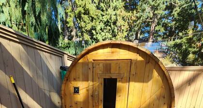 2 bedroom Guest Suite with Pool & Sauna access