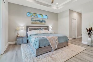 3 bedrooms, desk, iron/ironing board, free WiFi - Beach Hoppers Poolhouse 1007 - Cape Coral 3b/2ba  with pool, Off-Water, HSW Internet (Cape Coral)