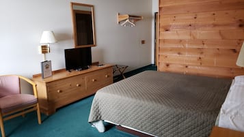 Chambre Simple Confort, vue parc | Espace de travail pour ordinateur portable, rideaux occultants