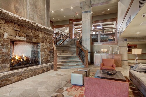 Fantastic 3 Bedroom 2 Bath Ski In Ski Out,