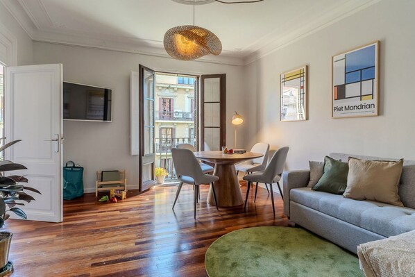 Living area - Beautiful apartment near Plaza Catalunya (Barcelona)