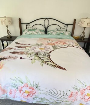 2 bedrooms, desk, iron/ironing board, free WiFi