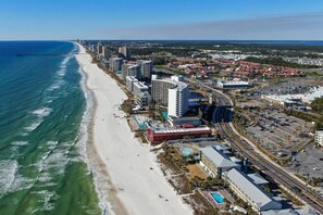 Beach nearby - Beach Royale - Pool View, Golf Cart, 11 Pools (Panama City)