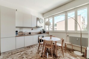 Frigorifero, microonde, forno, lavastoviglie