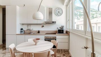 Frigorifero, microonde, forno, lavastoviglie