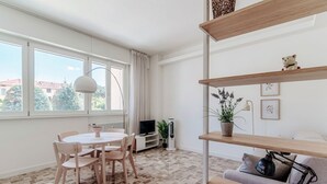 Interior - Near the centre of Como (Ria Apartment) (Como)