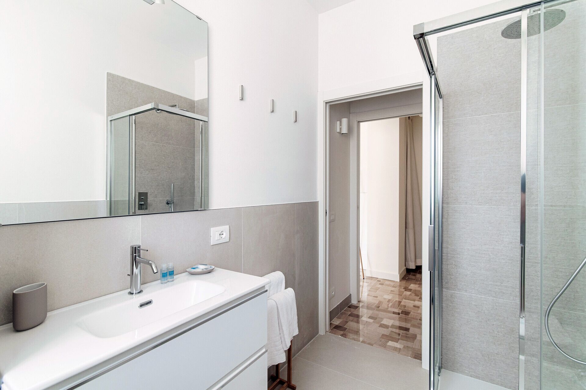 Doccia, asciugacapelli, bidet