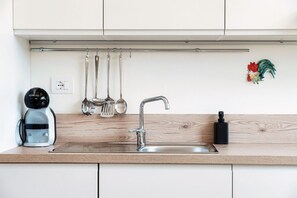 Fridge, microwave, oven, dishwasher - Near the centre of Como (Ria Apartment) (Como)
