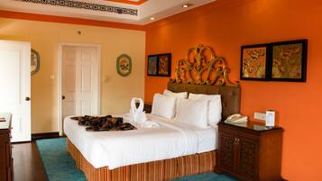 Phòng đôi Deluxe, quang cảnh một góc biển | Két bảo mật tại phòng, khu vực làm việc phù hợp cho laptop