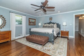 3 室のベッドルーム、アイロン / アイロン台、WiFi、ベッドシーツ