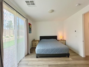 1 chambre, fer et planche à repasser, Wi-Fi, literie fournie